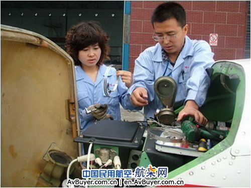 广汉机务举办机载电瓶维护使用专项技术培训