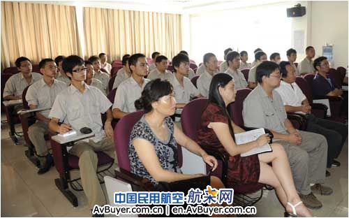 首期国航机务班在成都开课