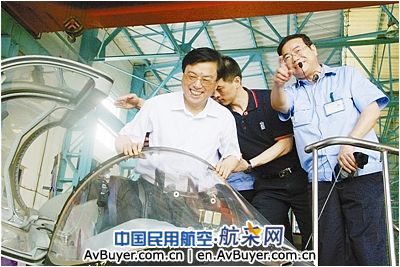 国务院副总理张德江到洪都集团考察