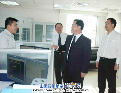 东航集团李军书记国庆节前慰问北京分公司员工