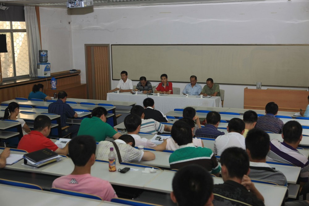 东航甘肃飞行部召开9月份安全讲评大会