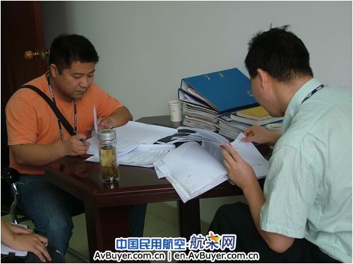 川监局对广汉机务进行国庆60周年节前安全检查