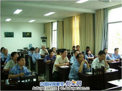 广汉机务举办CE-172R基本型气压高度表加装培训