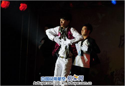 国航成都维修基地举办庆祝祖国60华诞文艺演出