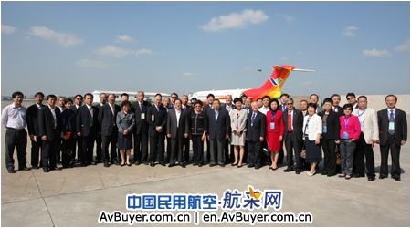 中央统战部副部长尤兰田一行访问中国商飞