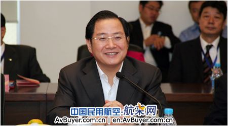 中央统战部副部长尤兰田一行访问中国商飞