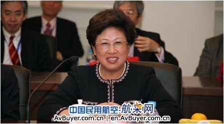 中央统战部副部长尤兰田一行访问中国商飞