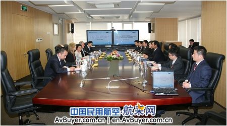 GE航空集团副总裁柔莎莉访问中国商飞公司