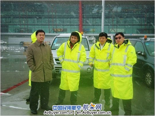 民航华北管理局现场督促首都机场除冰雪工作