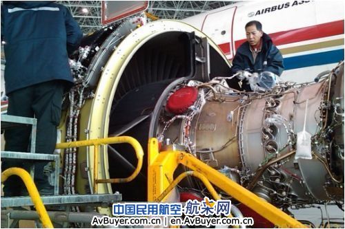 东航北京A330车间全力应对暴雪确保安全生产