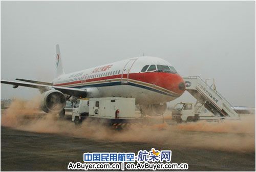 宁波栎社国际机场举行大规模应急救援综合演练
