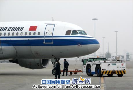 铮铮机务人——记国航成都基地航线员工