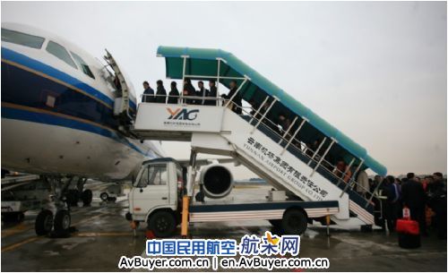 云南机场地服公司全力保障北方暴雪延误航班