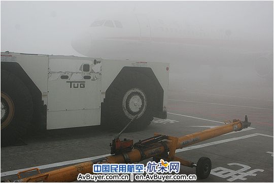 大雾天气再锁成都机场　致机场关闭将近6小时