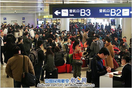 大雾天气再锁成都机场　致机场关闭将近6小时