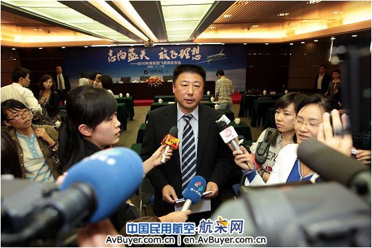 南方航空2010年计划在广东招收飞行学员60名