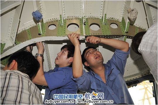 Ameco全球首例更换改装747站位320区腹板