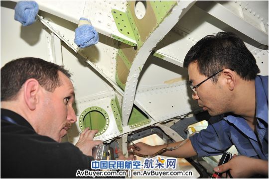 Ameco全球首例更换改装747站位320区腹板