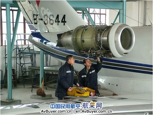 广汉分院赛斯纳奖状B-3644升空“借雨洗天”