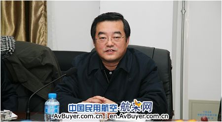 中国商飞张庆伟到阎良ARJ21飞机研制现场考察