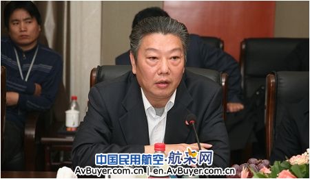 中国商飞张庆伟到阎良ARJ21飞机研制现场考察