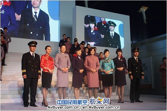 东航与台湾华航开展空中乘务员双向交流活动