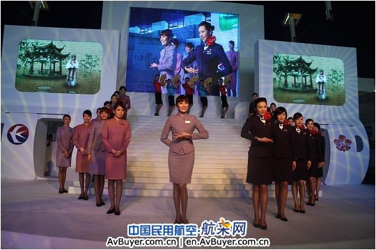 东航与台湾华航开展空中乘务员双向交流活动