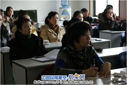 甘肃客舱部对员工加强“三观”教育