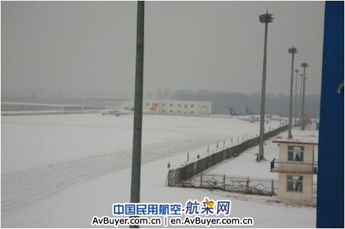 太原机场因天气原因关闭到11：30分