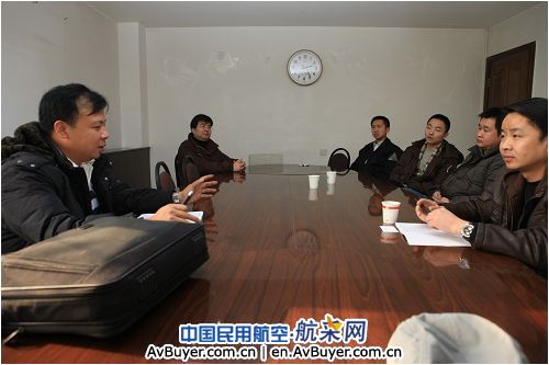 空客公司代表到东航甘肃飞行部征求产品质量意见