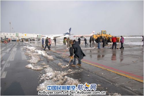 烟台降大雪，机场保障得力航班无一延误