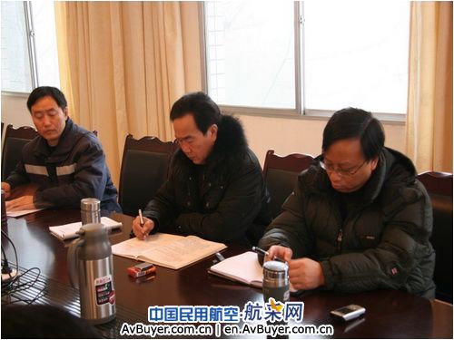 飞院广汉分院机务人岁末年初话安全