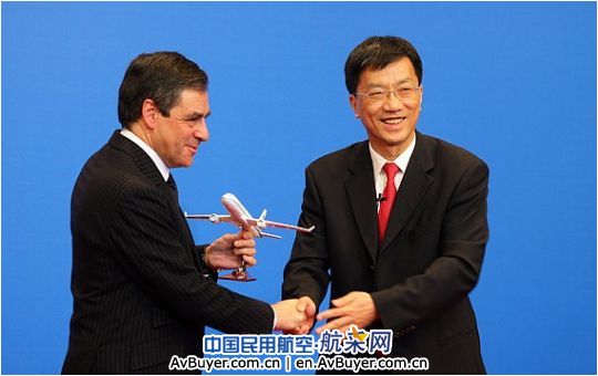 法国总理菲永访问北航并现场发表演讲