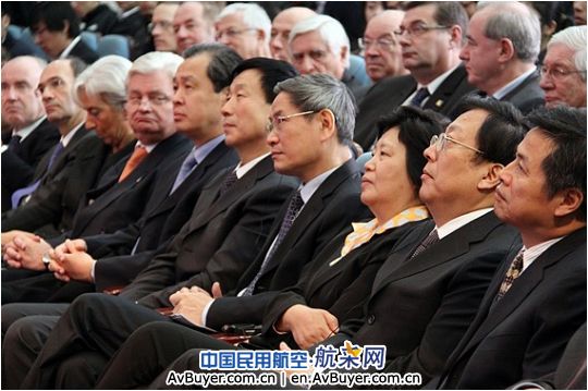 法国总理菲永访问北航并现场发表演讲