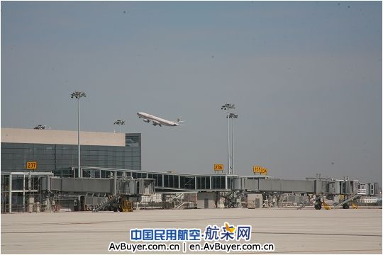 虹桥机场西航站楼通过竣工验收 八大“新”特点