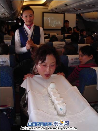 南航北方乘务员讲述空中圣诞派队故事