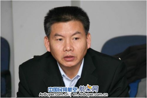 东航山东分公司党委书记杜冬升深入一线走访调研