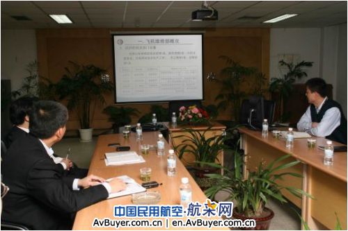 东航山东分公司党委书记杜冬升深入一线走访调研