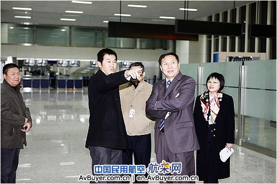 乌鲁木齐T3航站楼迎来首架航班 南航新疆进驻