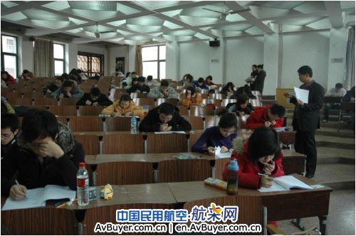 大浪淘金拔人才  30名学子将加盟东航