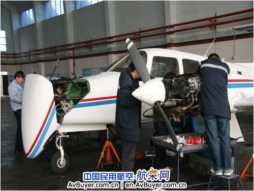 飞院广汉机务圆满完成2009年训练维修保障工作