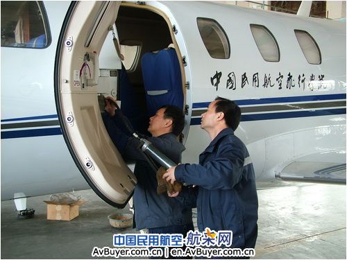 飞院广汉机务圆满完成2009年训练维修保障工作