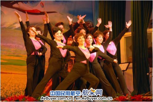 东航甘肃分公司举办迎新年民乐歌舞联欢会