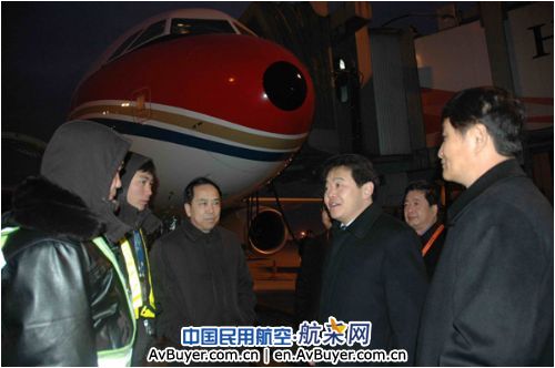 东航北京分公司领导新年慰问一线员工