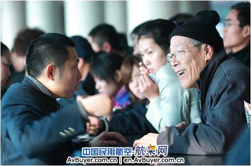 新年好大雪 南航大连分公司全力打“雪仗”