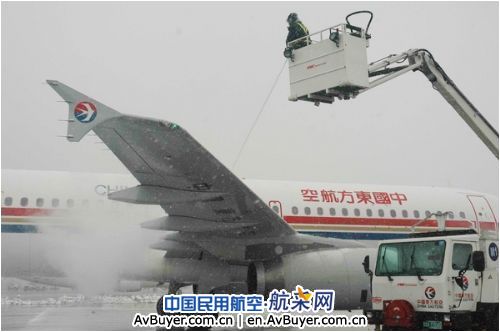 大雪影响旅客出行 东航提供满意服务