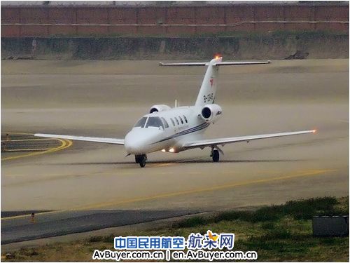 广汉机务奔袭千里排除奖状B-3645起动故障