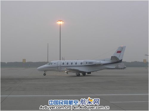上海虹桥机场西跑道导航仪表着陆系统通过校飞