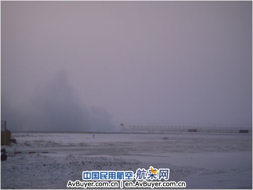 检车辆 保安全 大雪严寒锡林浩特机场吹雪忙
