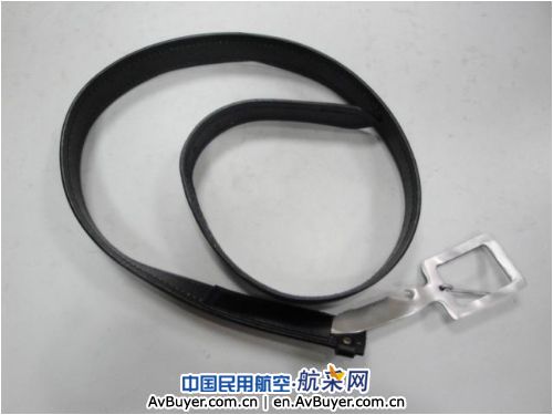 海航机场集团海口美兰国际机场查获皮带式刀具